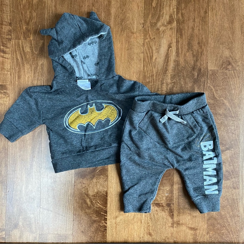 Batman matching sweat suit (sweatshirt and sweatpants) 0-3m